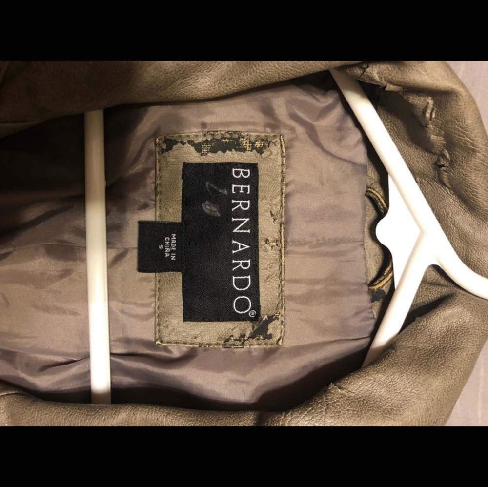 🛍 3/$15 Bomber Jacket - Picture 4 of 8